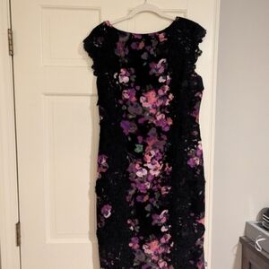 Maggy London Vibrant Crepe Midi Dress with Lace And Floral Print